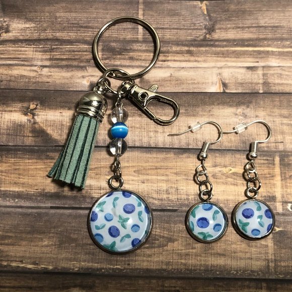 Berry Sweet Key Chain Purse Clip Earrings Color Street Retired Fruit Punch 2021 - Picture 1 of 1